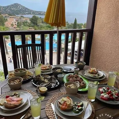 Cap Esterel Vue Et Climatisation Bat E1 303 Face Aux Piscines Lägenhet