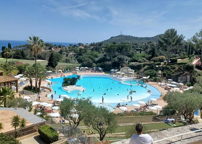 Cap Esterel Vue Et Climatisation Bat E1 303 Face Aux Piscines 아파트