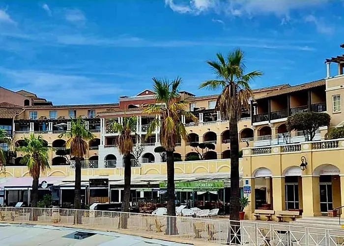 Cap Esterel Vue Et Climatisation Bat E1 303 Face Aux Piscines 아파트